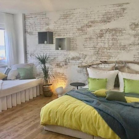 Liebevoll Renoviertes Apartment Mit Panoramablick Фридрихсхафен Экстерьер фото