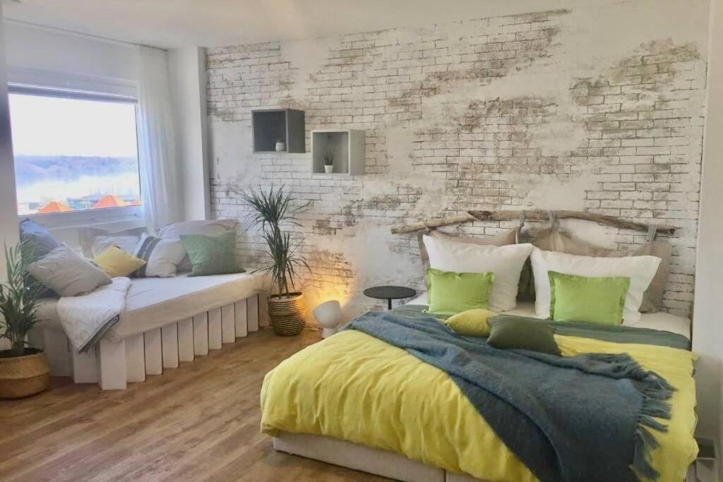 Liebevoll Renoviertes Apartment Mit Panoramablick Фридрихсхафен Экстерьер фото